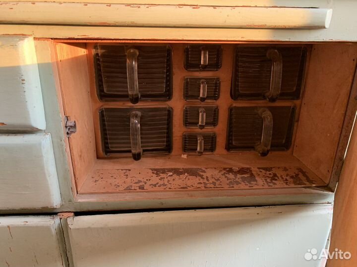 Антикварный шкаф буфет