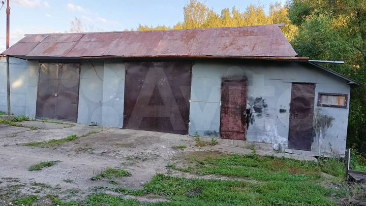 Гараж, > 30 м²