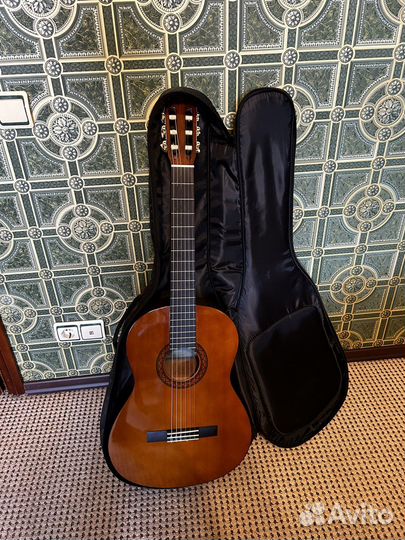 Классическая гитара yamaha c40