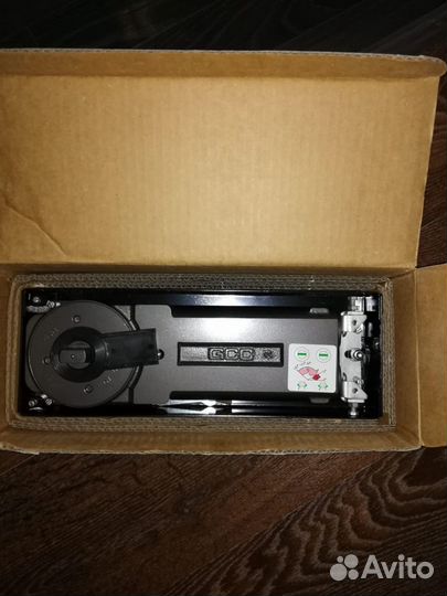 Фурнитура для стеклянных дверей