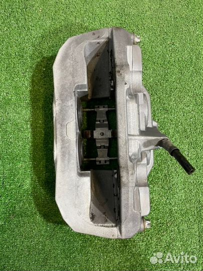 Суппорт тормозной передний левый Mercedes-Benz