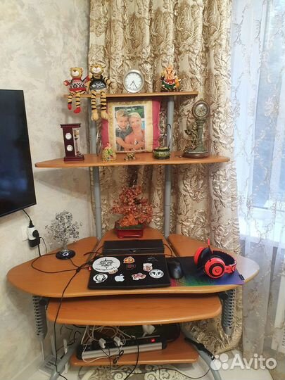 Компьютерный стол угловой