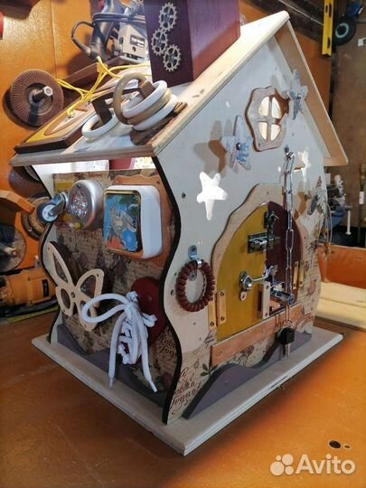 Бизиборд домик