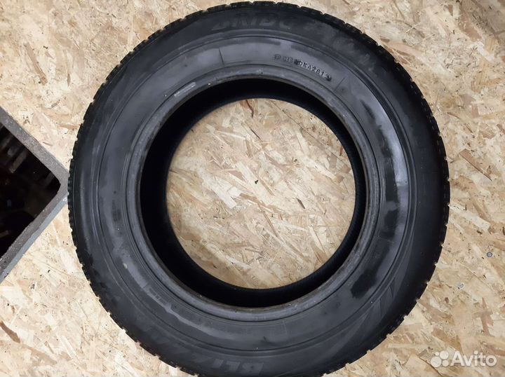 Bridgestone Blizzak VRX 215/65 R16