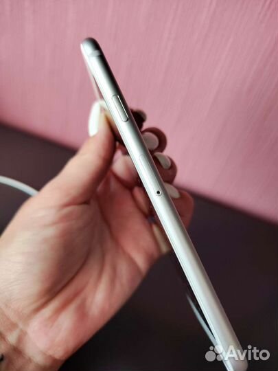 Телефон iPhone 6