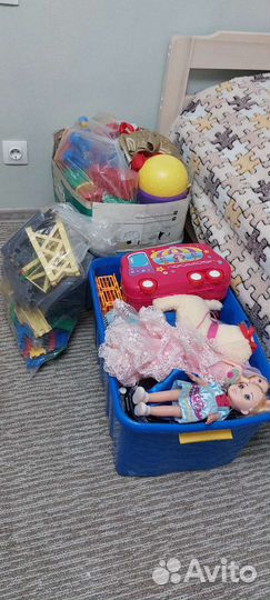 Отдам за 2 киндера