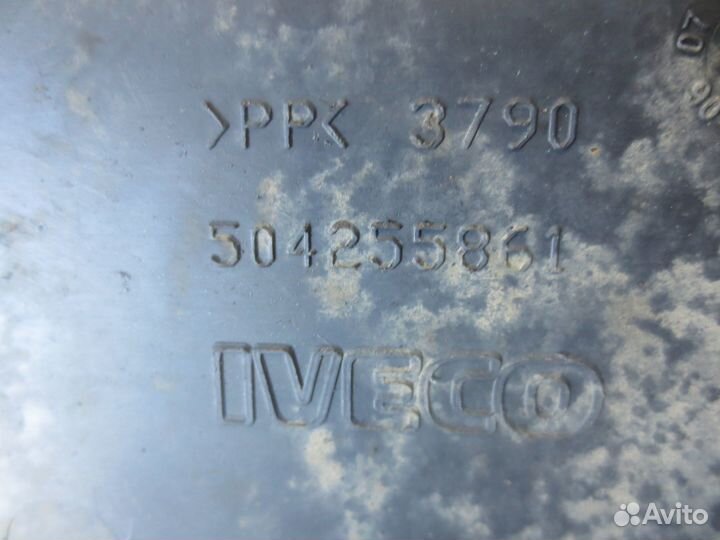 Крышка электроразъемов Iveco 504255861