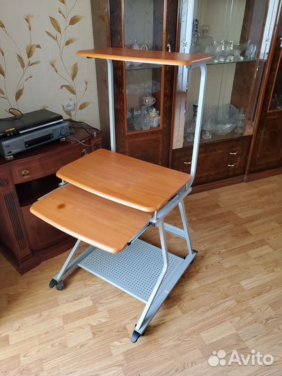 Компьютерный стол