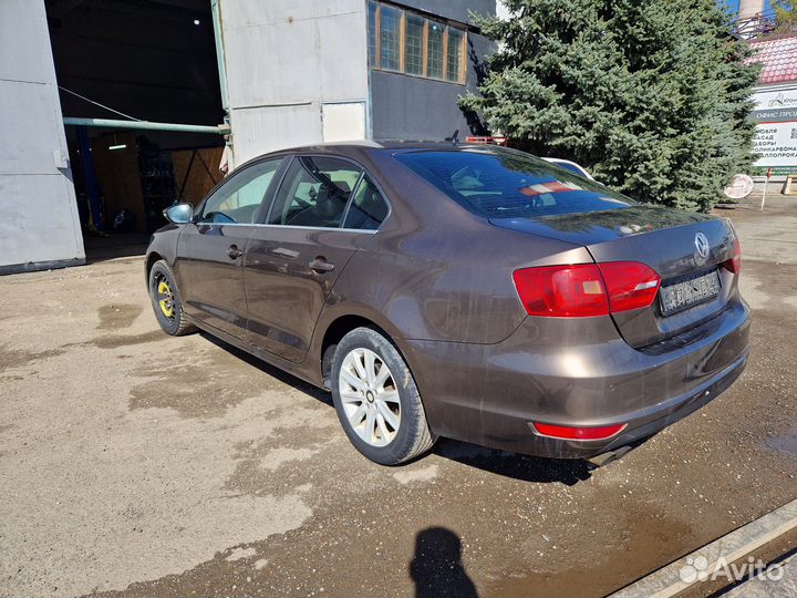 В разборе Volkswagen Jetta 6