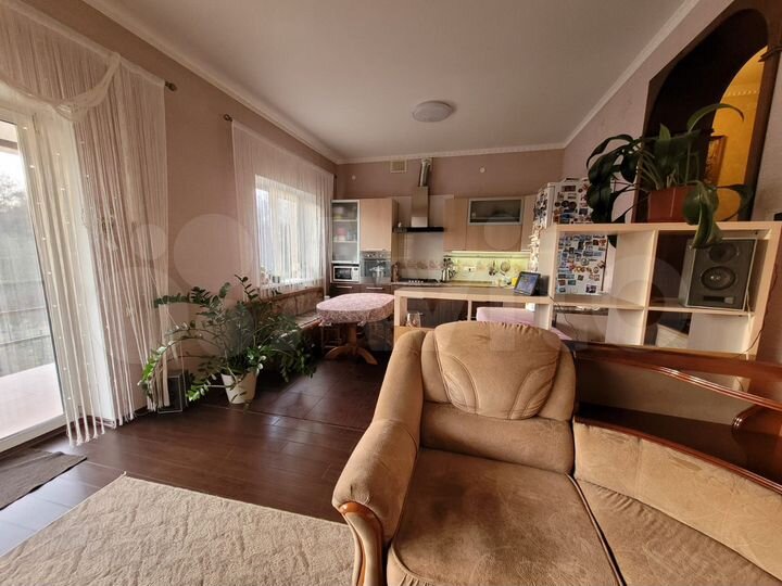 Таунхаус 320 м² на участке 7 сот.