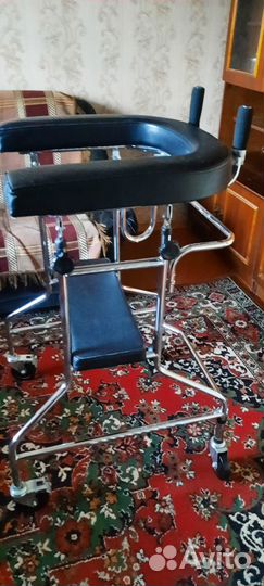 Ходунки-каталка с опорой под локоть для пожилых