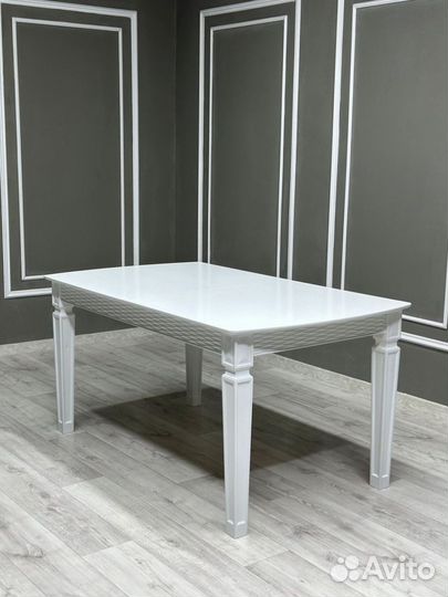 Стул / В наличии стулья