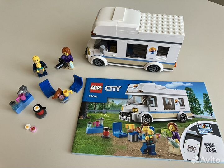 Конструктор Lego 60283 Отпуск в доме на колесах