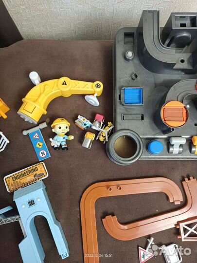 Трек для машинок с препятствиями