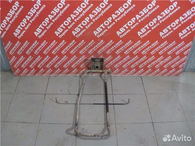 Крепление запасного колеса Nissan Sunny traveller