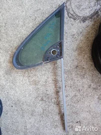 Форточка передняя левая Peugeot 307 TU5JP4 2004