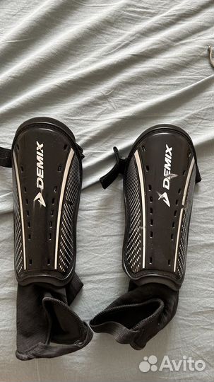 Футбольные щитки