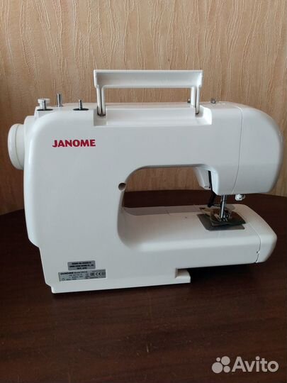 Швейная машинка janome новая