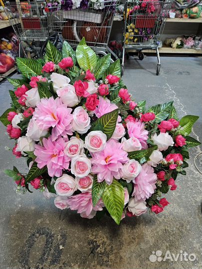 Ритуальные венки и корзины