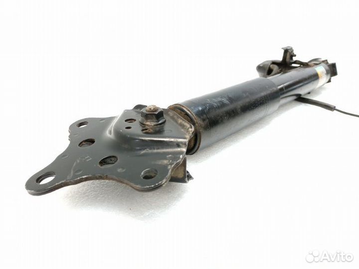 Амортизатор подвески задний правый Lexus Rx450H