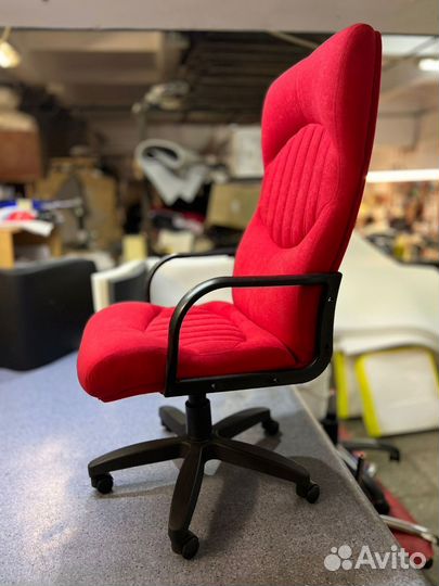 Офисное кресло