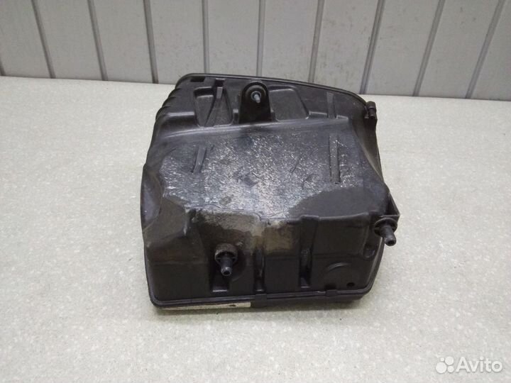 Корпус воздушного фильтра Porsche Macan 2014