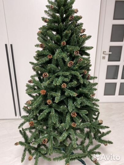 Елка искусственная с шишками