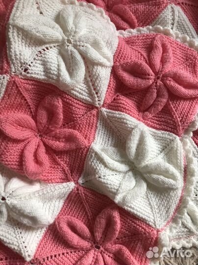 Плед вязаный спицами для коляски, кроватки, дома