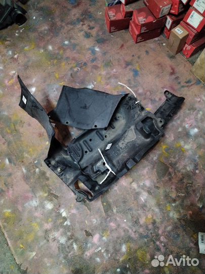 Защита двс Toyota Voxy AZR60G (Переднее)