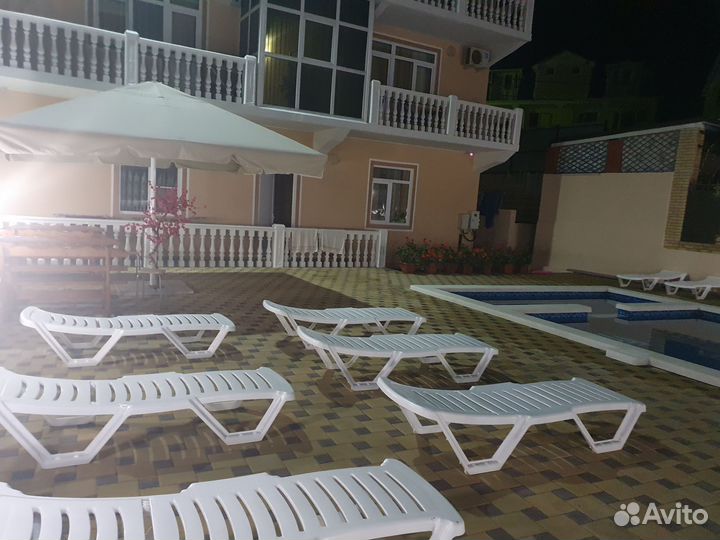 Помощник по хозяйству с проживанием