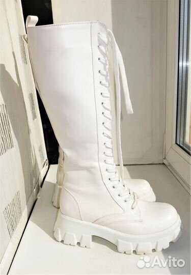 Gia сапоги белоснежные, круть)