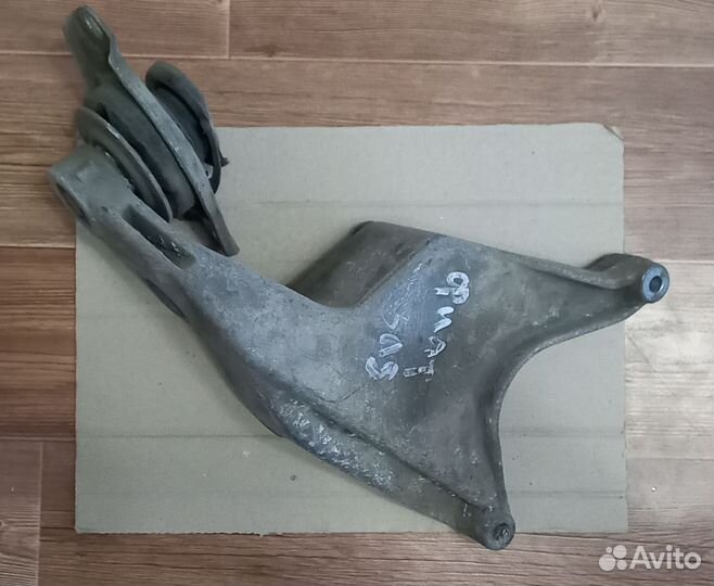 Кронштейн задней подушки двигателя