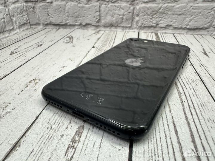 iPhone SE (2020), 64 ГБ