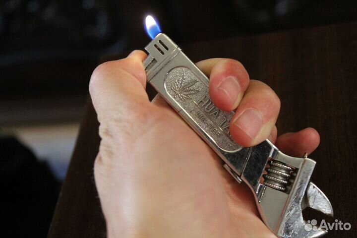 Зажигалка газовая