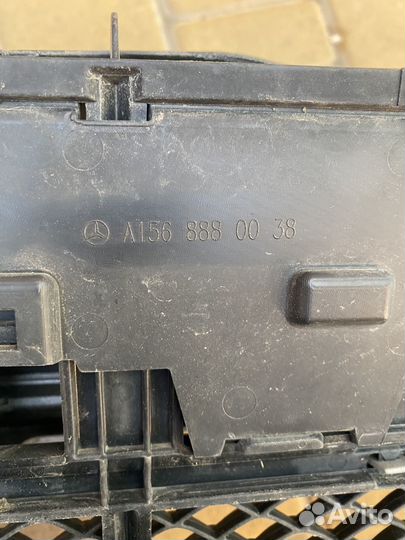 Решетка радиатора Мерседес Гла