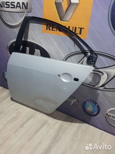 Дверь задняя боковая Nissan primera P12 Лев