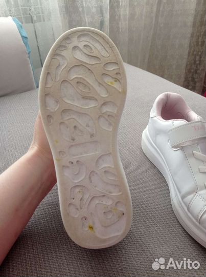 Кроссовки для девочки 34