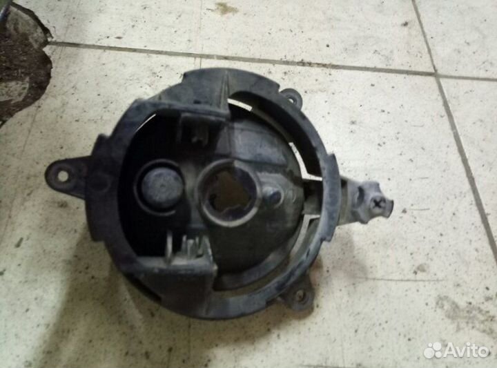 Фара противотуманная левая Kia Sorento (BL) 2002-2