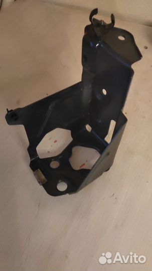 Форд Фьюжн, Фиеста. Кронштейн блока тсн