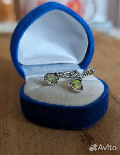 Серебряные серьги с опалом