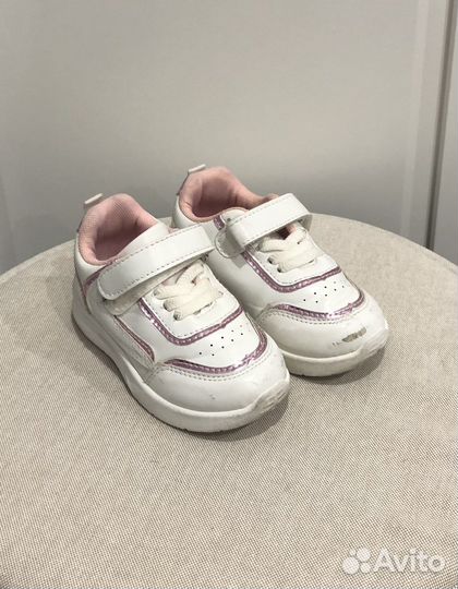 Кроссовки Sinsay 22