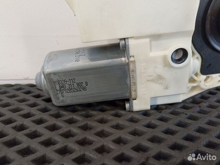 Моторчик стеклоподъемника правый