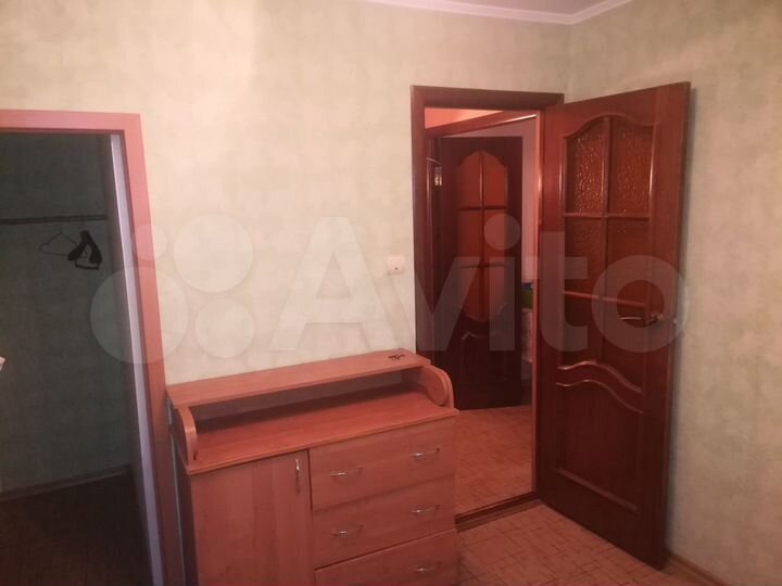 Комната 27 м² в 5-к., 4/5 эт.