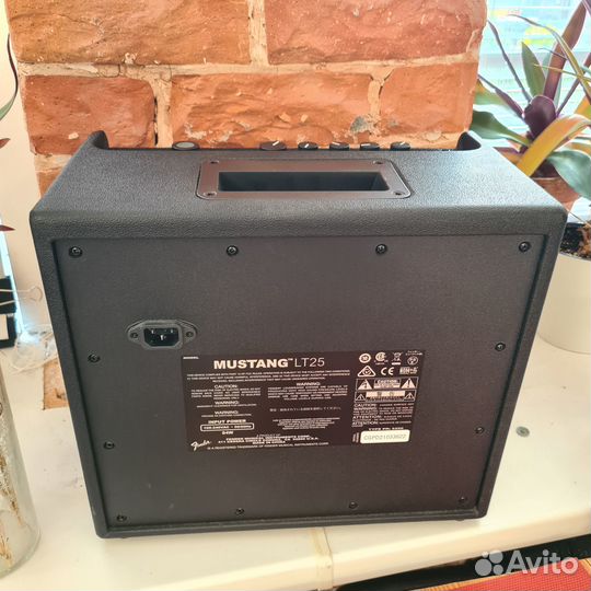 Комбоусилитель Fender mustang lt 25