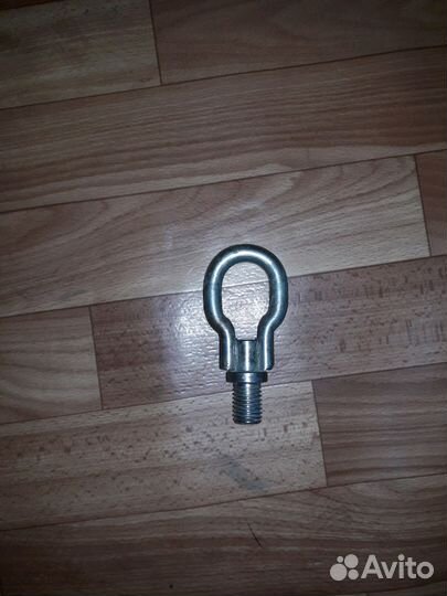 Крюк буксировачный