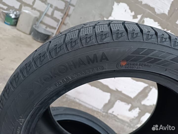 Yokohama Ice Guard IG60 215/50 R17