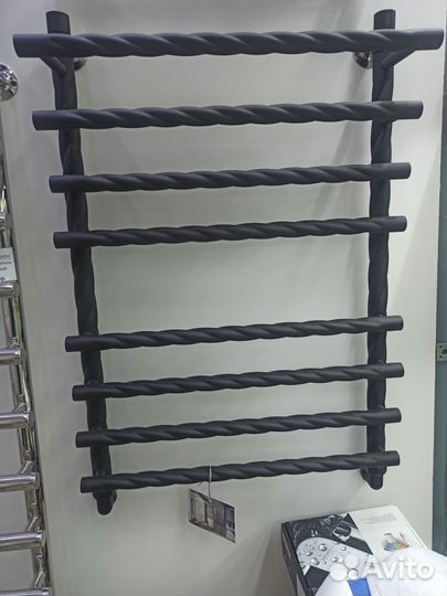 Полотенцесушитель водяной новый,черный бархат