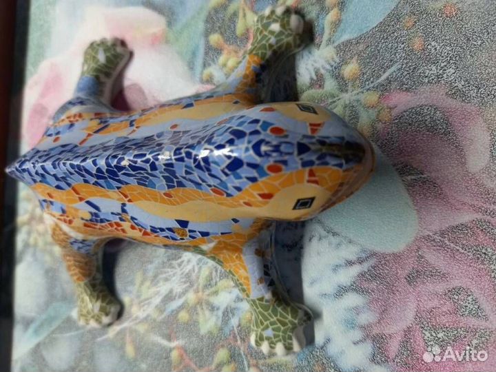 Фигурка,парк Guell Gaudа,Испания