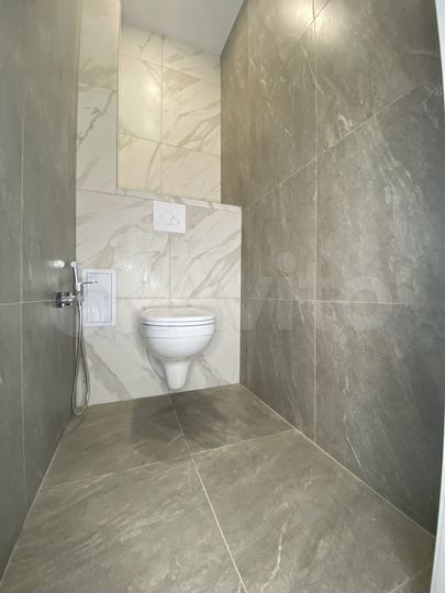 2-к. квартира, 63 м², 1/9 эт.