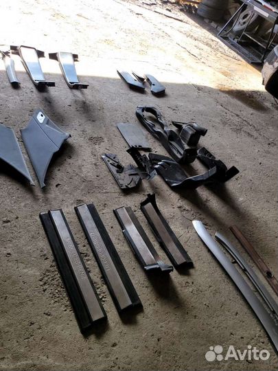 Накладки внутренние порогов на Мерседес 140